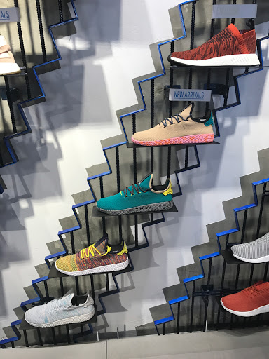 Shoe Store «Adidas Originals», reviews and photos, 8009 Melrose Ave, Los Angeles, CA 90046, USA