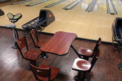 Bowling Alley «Joliet Town & Country Lanes», reviews and photos, 2231 W Jefferson St, Joliet, IL 60435, USA