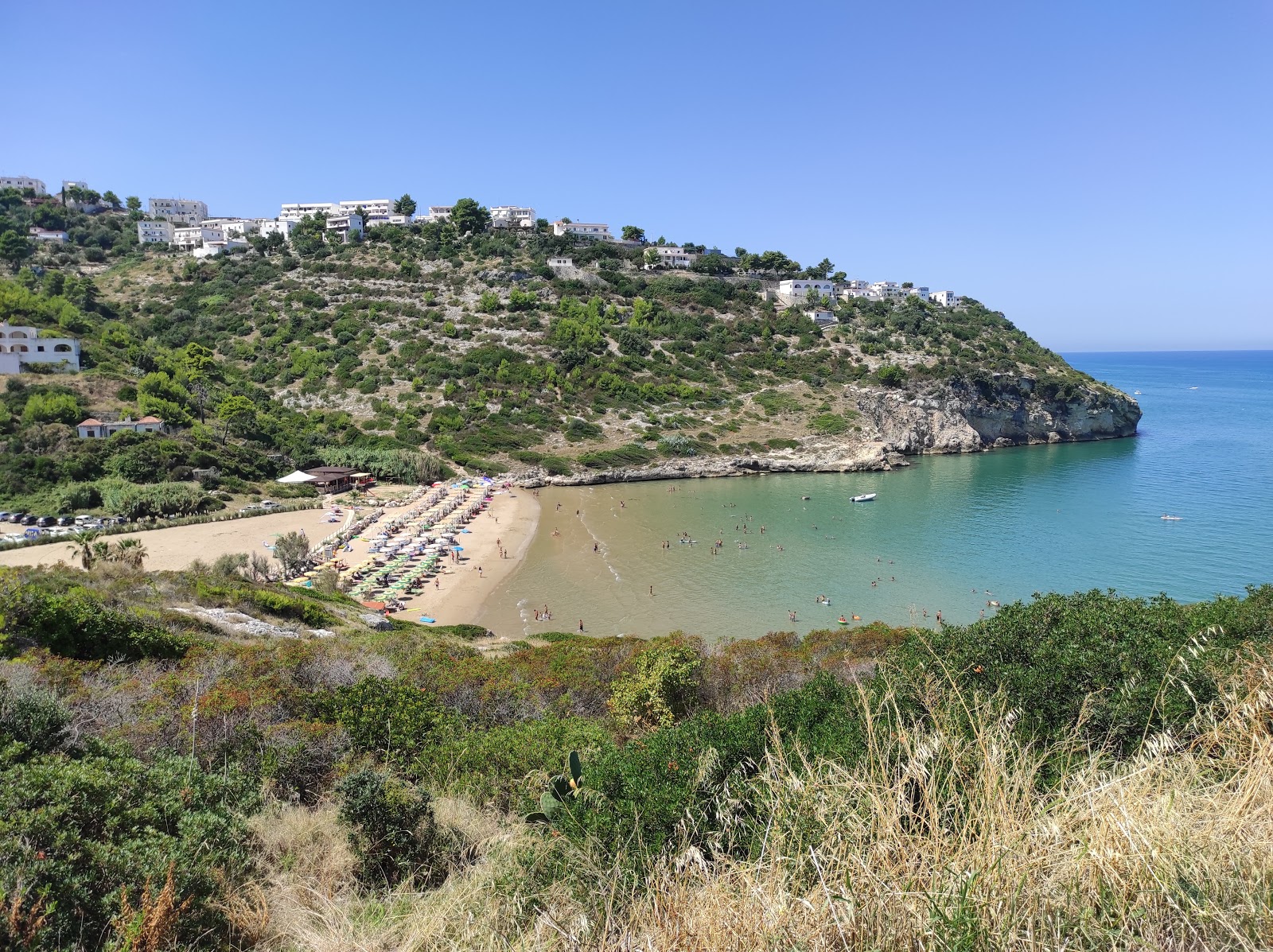 Foto van Spiaggia di Procinisco met kleine baai