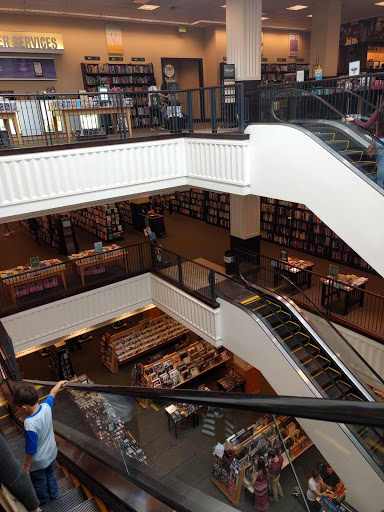 Book Store «Barnes & Noble», reviews and photos, 210 Americana Way, Glendale, CA 91210, USA