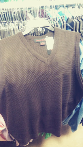 Clothing Store «K&G Fashion Superstore», reviews and photos, 3020 E 9th St, Oakland, CA 94601, USA