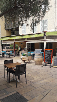 Atmosphère du Restaurant Les Têtes d'Ail à Toulon - n°2
