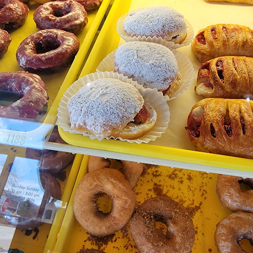 Donut Shop «Fresh Donuts», reviews and photos, 1188 E State St a, Geneva, IL 60134, USA
