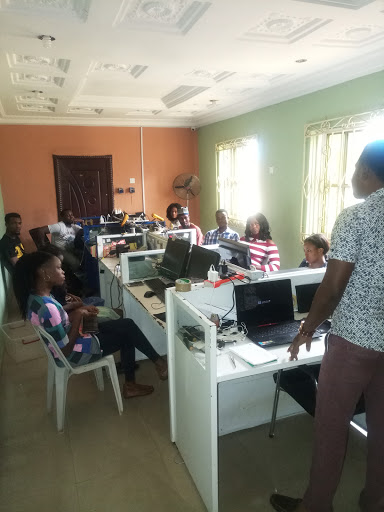 Carlcare, 5-7, Off Ibewe Rd, Ring Rd, Isekhere St, Benin City, Nigeria, Cell Phone Store, state Ondo