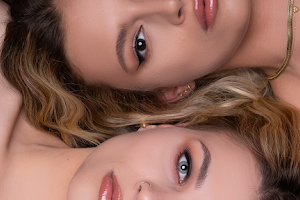 Valentina Vinn Studio | Maquillaje & extensiones de pestañas image