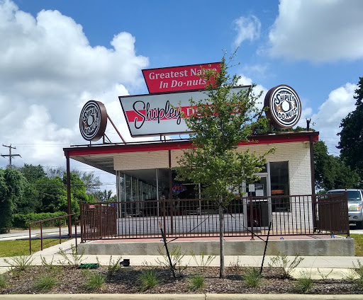 Donut Shop «Shipley Do-Nuts», reviews and photos, 501 E Abram St, Arlington, TX 76010, USA