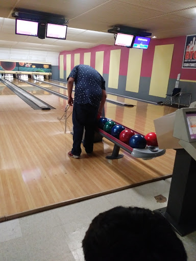 Bowling Alley «El-Mar Bowl», reviews and photos, 8435 Harlem Ave #1, Bridgeview, IL 60455, USA