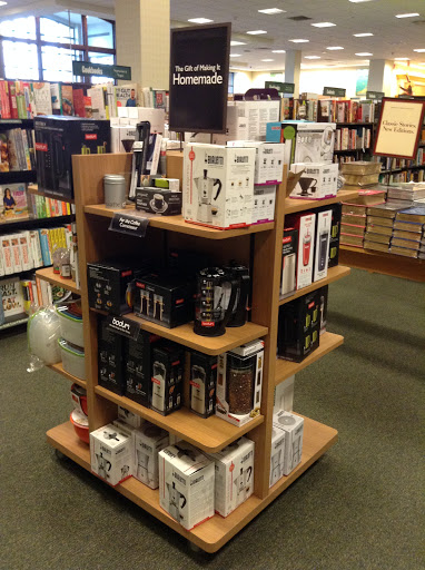 Book Store «Barnes & Noble», reviews and photos, 270 Buckland Hills Dr #1024, Manchester, CT 06040, USA