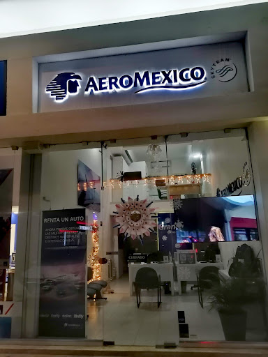 Aeroméxico Cancun Plaza Hollywood