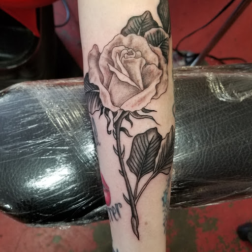 Tattoo Shop «Sideshow Tattoo Company», reviews and photos, 700 SW 4th Pl, Renton, WA 98057, USA