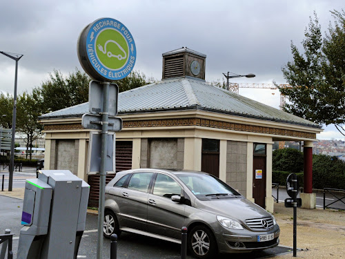 Borne de recharge de véhicules électriques Charge And Drive Charging Station Boulogne-sur-Mer