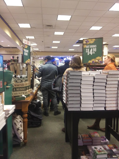 Book Store «Barnes & Noble», reviews and photos, 6134 S Westnedge Ave, Portage, MI 49002, USA
