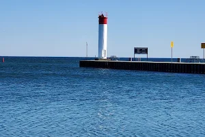 Whitby Harbour Lighthouse image