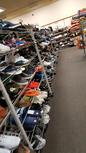 Clothing Store «Burlington Coat Factory», reviews and photos, 1716 Jantzen Beach Center, Portland, OR 97217, USA