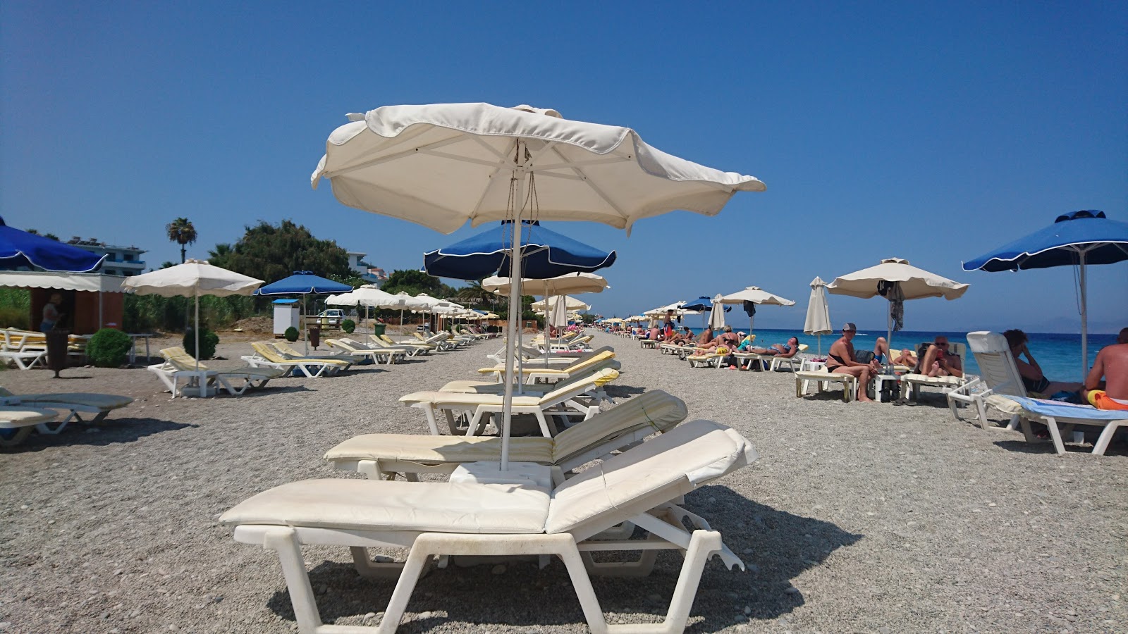 Foto von Ialysos Bay Beach mit sehr sauber Sauberkeitsgrad