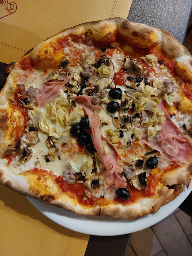 La Rocca Ristorante Pizzeria in Sassoferrato, Provincia di Ancona