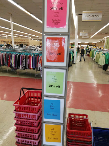 Thrift Store «Rockford Rescue Mission Thrift Store», reviews and photos, 2710 20th St, Rockford, IL 61109, USA