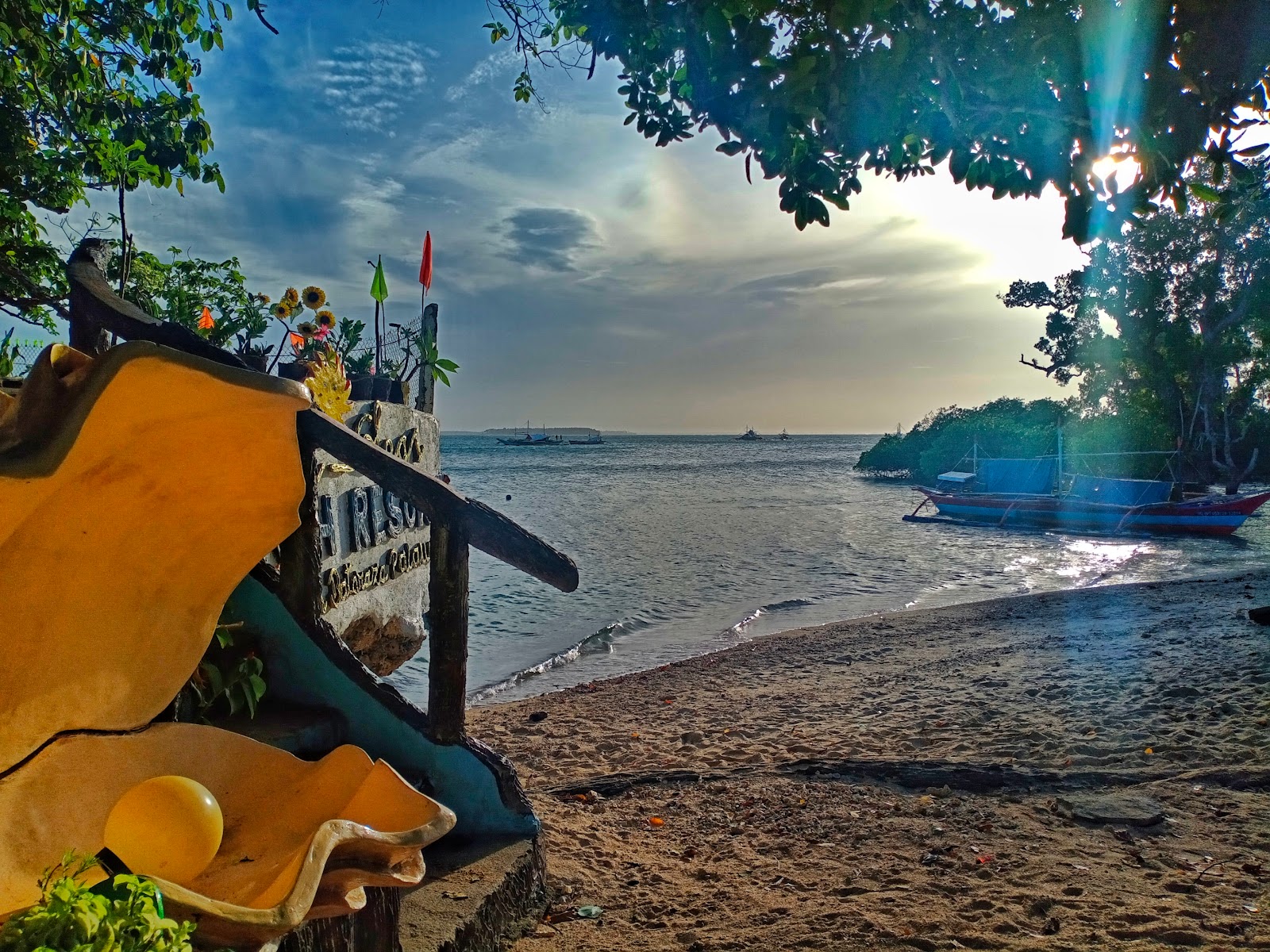 Foto di Buliluyan Beach - luogo popolare tra gli intenditori del relax