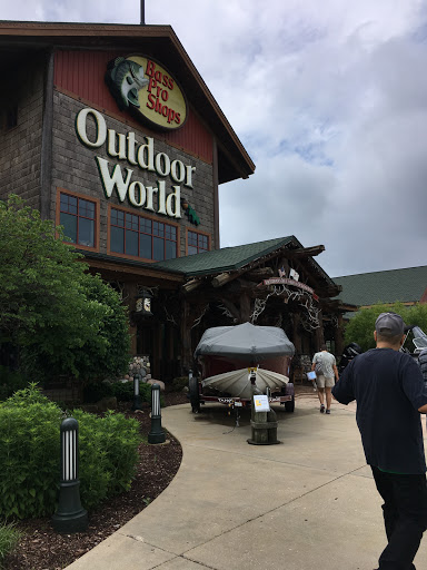 Sporting Goods Store «Bass Pro Shops», reviews and photos, 709 Janes Ave, Bolingbrook, IL 60440, USA