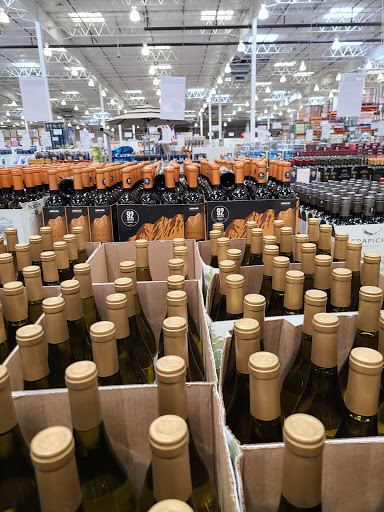 Warehouse store «Costco Wholesale», reviews and photos, 10088 Gulf Center Dr, Fort Myers, FL 33913, USA