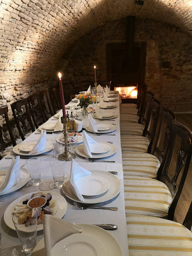 Zestrea Restaurant Romanesc