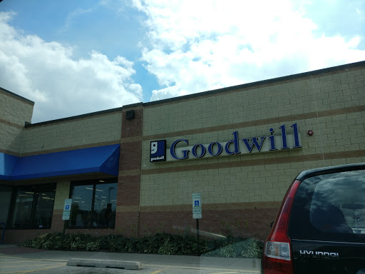Thrift Store «Goodwill Store & Donation Center», reviews and photos, 543 North Ave, Glendale Heights, IL 60139, USA