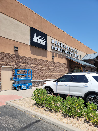 Camping Store «REI», reviews and photos, 12634 N Paradise Village Pkwy W, Phoenix, AZ 85032, USA