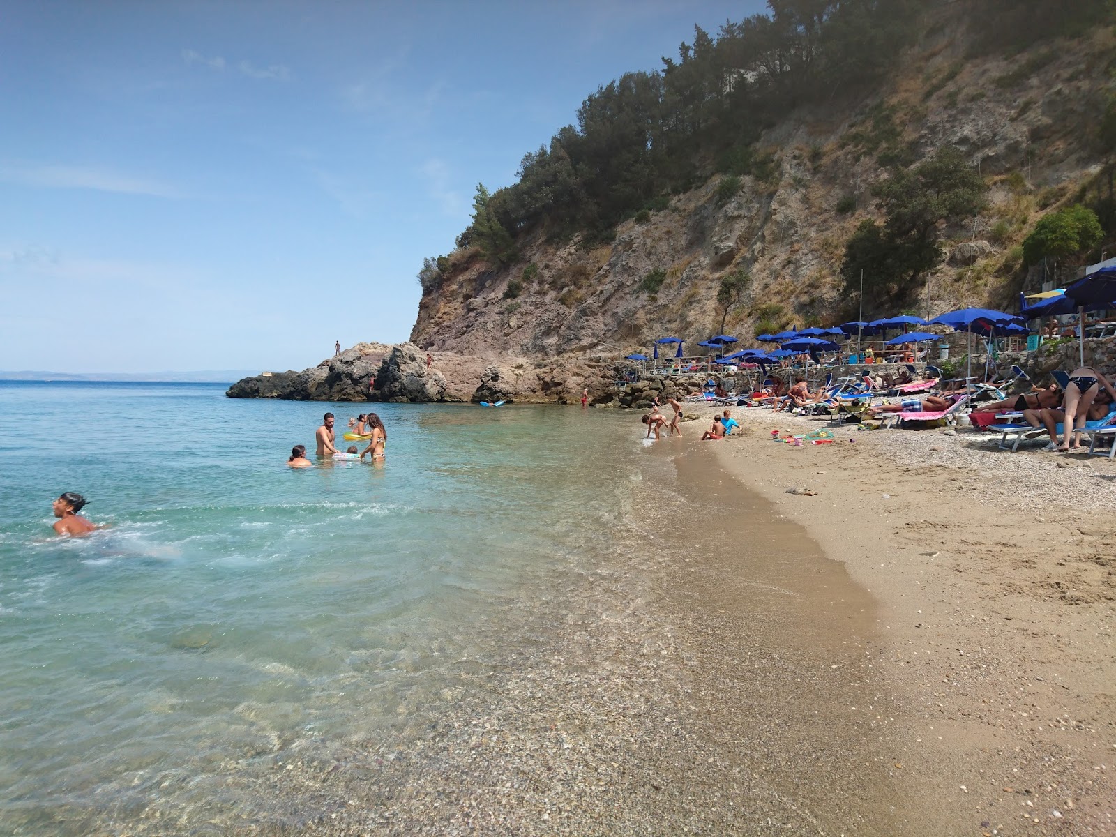Foto af Spiaggia La Cantoniera med lille bugt