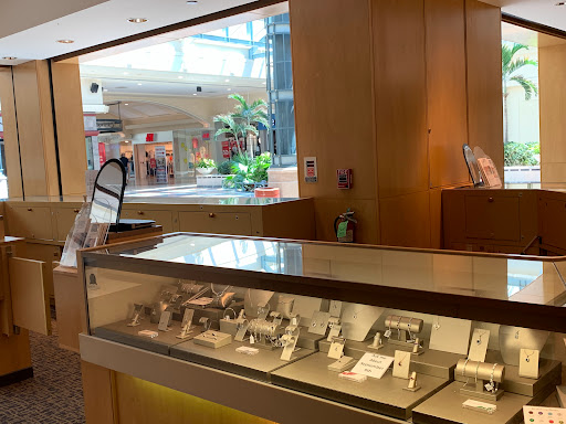 Jewelry Store «Kay Jewelers», reviews and photos, 4737 Concord Pike #560, Wilmington, DE 19803, USA