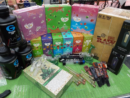 Tobacco Shop «Stirling Glass», reviews and photos, 5890 Stirling Rd, Hollywood, FL 33021, USA