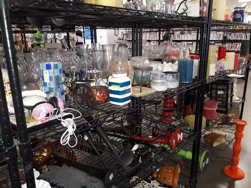 Thrift Store «Pebble Creek Goodwill Retail Store & Donation Center», reviews and photos, 15433 W McDowell Rd, Goodyear, AZ 85395, USA