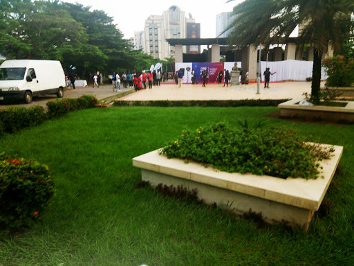Muri Okunola Park, Ozumba Mbadiwe Rd, Eti-Osa, Lagos, Nigeria, Landscaper, state Lagos