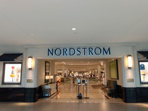 Shopping Mall «The Fashion Mall at Keystone», reviews and photos, 8702 Keystone Crossing, Indianapolis, IN 46240, USA