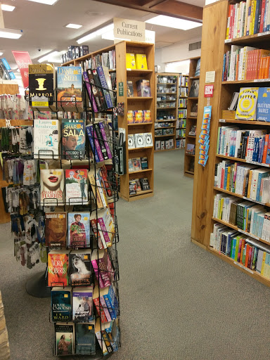 Book Store «Half Price Books», reviews and photos, 2041 Ford Pkwy, St Paul, MN 55116, USA