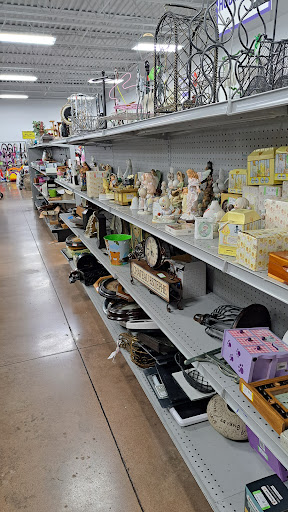 Thrift Store «Goodwill Retail Store of Lake St. Louis», reviews and photos, 913 Robert Raymond Dr, Lake St Louis, MO 63367, USA