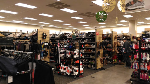 Department Store «Nordstrom Rack Burbank Empire Center», reviews and photos, 1601 N Victory Pl, Burbank, CA 91502, USA