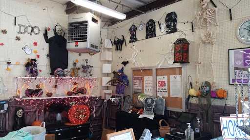 Thrift Store «Snowline Hospice Thrift Store Folsom», reviews and photos, 616 E Bidwell St, Folsom, CA 95630, USA