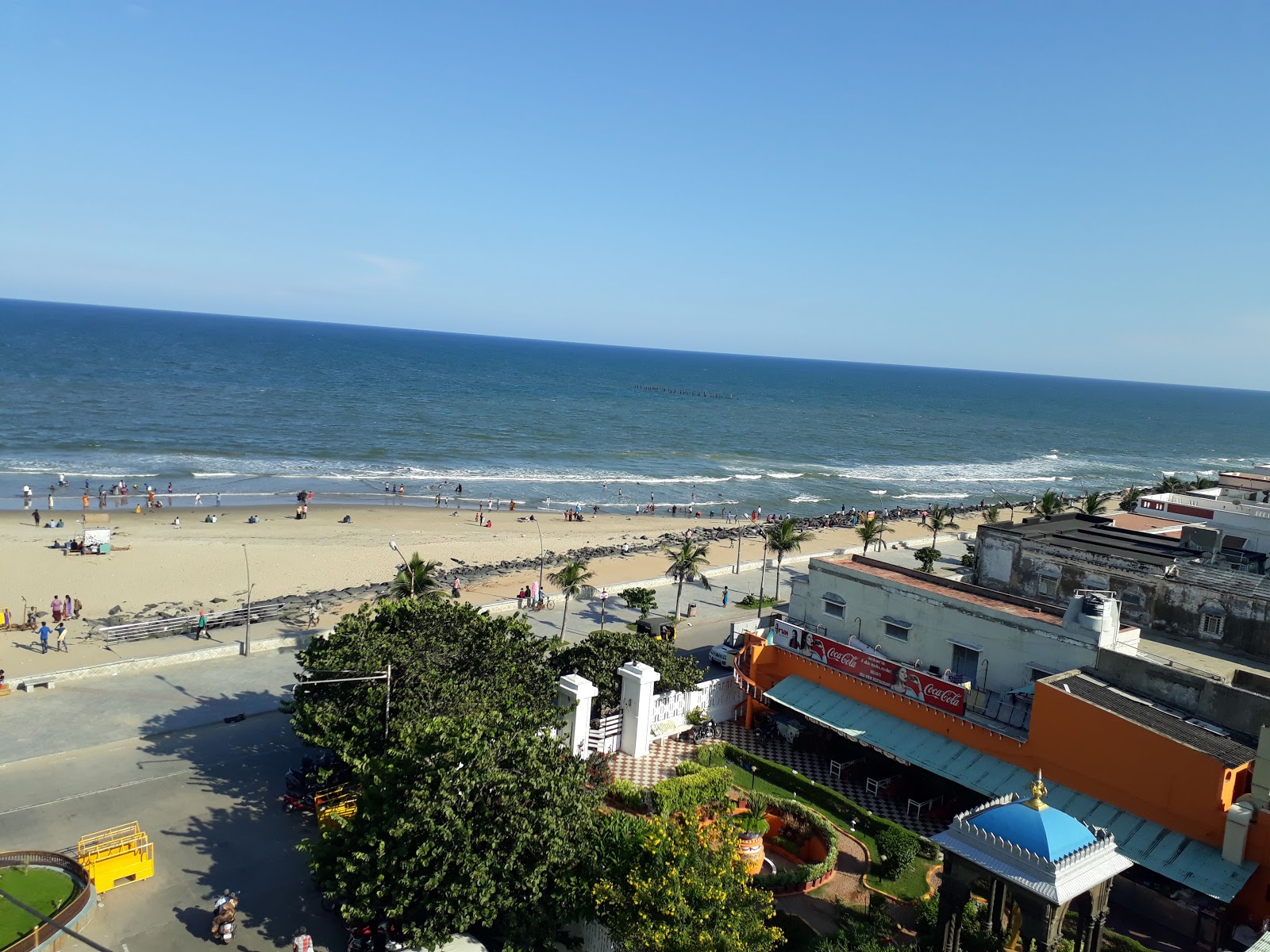 Fotografija Pondicherry Beach z dolga ravna obala