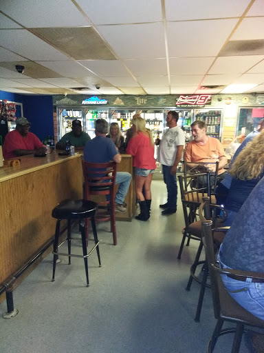 Liquor Store «County Line Liquor», reviews and photos, 15965 Dixie Hwy, Crittenden, KY 41030, USA