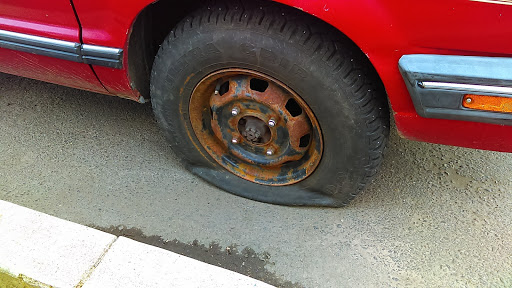 Tire Shop «Les Schwab Tire Center», reviews and photos, 51531 SE 2nd St, Scappoose, OR 97056, USA