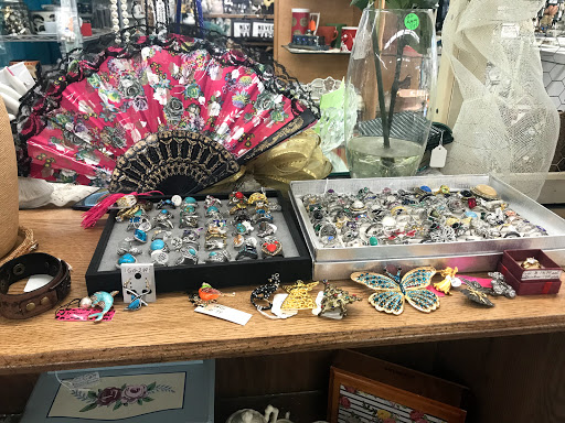 Antique Store «Hidden Talent Gifts & Antiques», reviews and photos, 400 S Main St, McGregor, TX 76657, USA