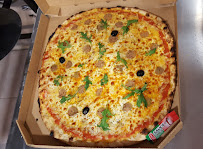 Pizza du Pizzeria PIZZA DU LUBERON à Cabrières-d'Avignon - n°17