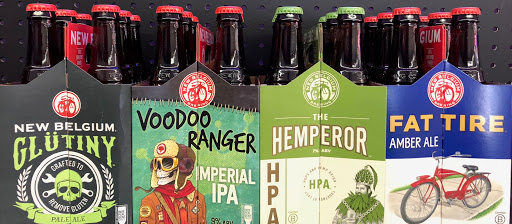 Liquor Store «Yauco Liquor Store», reviews and photos, 2744 W Division St, Chicago, IL 60622, USA