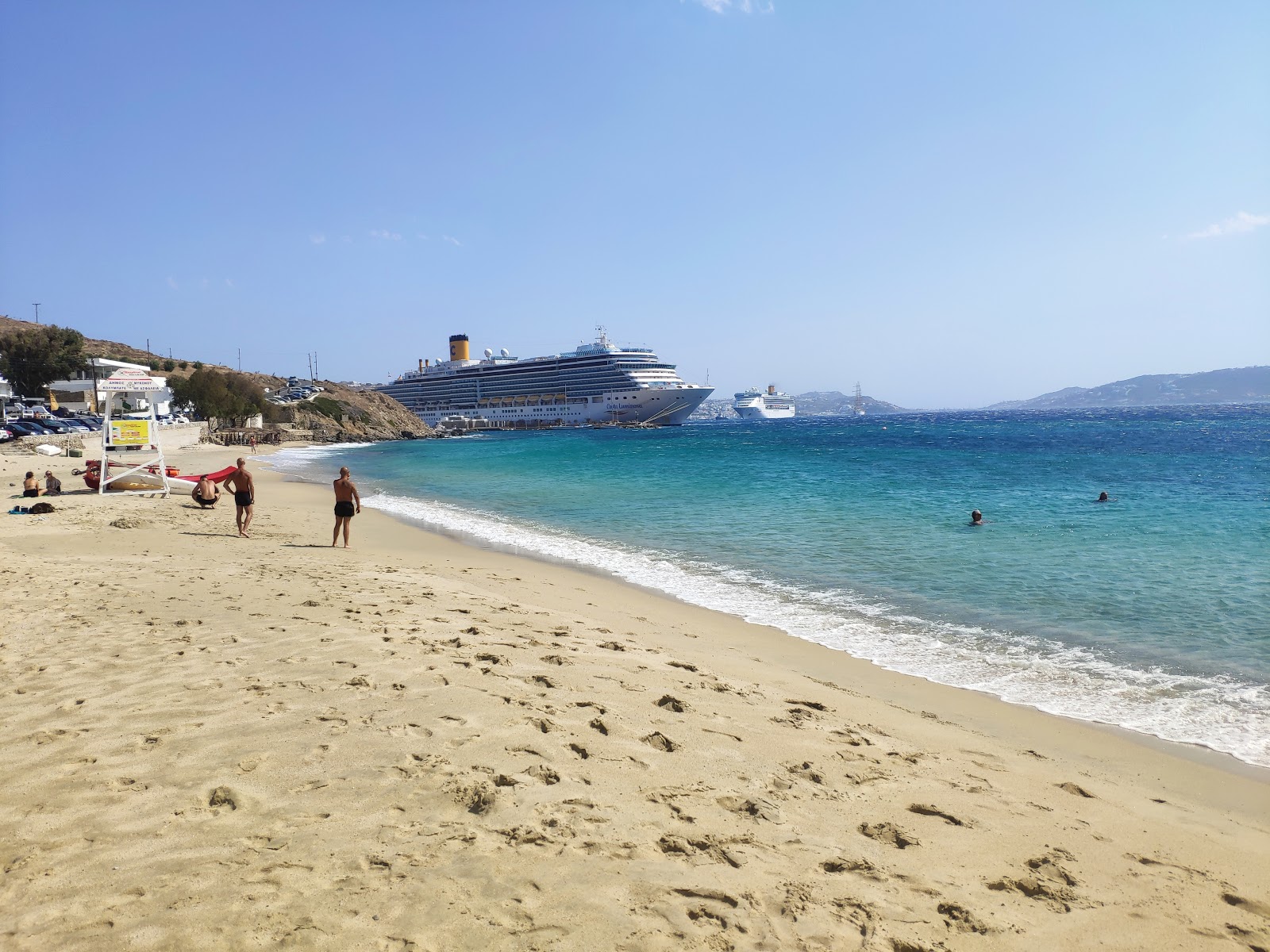 Foto van Strand van Agios Stefanos met hoog niveau van netheid