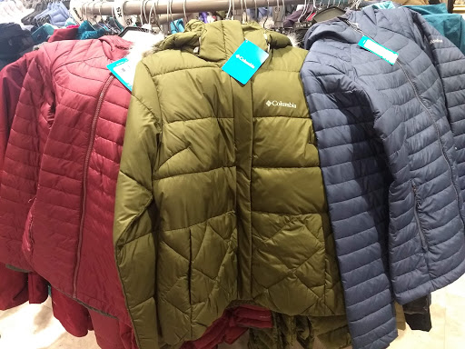 Sportswear Store «Columbia Sportswear at Tanger Outlets», reviews and photos, 455 Tanger Dr, Williamsburg, IA 52361, USA