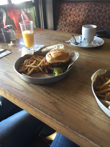 Shopping Mall «Central Plaza Shopping Center», reviews and photos, 2550 Central Park Ave, Yonkers, NY 10710, USA