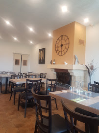 Atmosphère du Restaurant Le Vieux Chêne Sarl à Baron - n°2