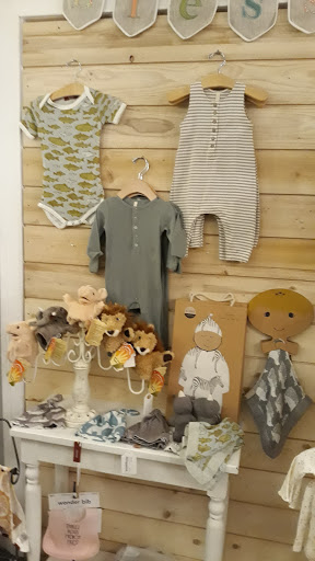 Antique Store «Logan Village Mall», reviews and photos, 977 Logan St, Noblesville, IN 46060, USA