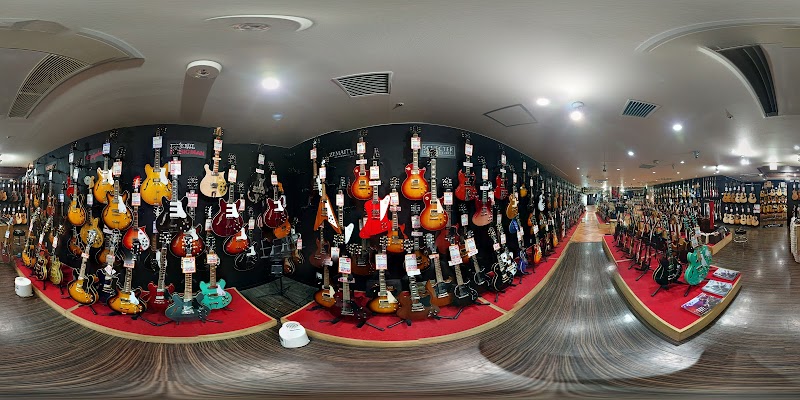 ロッキン名古屋栄店＆Historic Guitars 名古屋