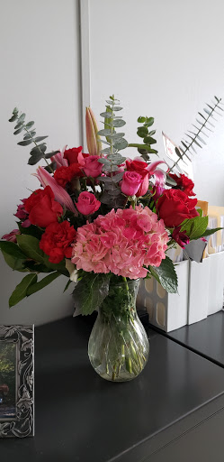 Florist «A Belvidere Florist and Gift Shop», reviews and photos, 638 Rogers St, Lowell, MA 01852, USA